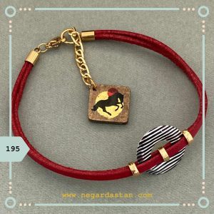 دستبند تلفیقی چرمی با آویز چوبی دکوپاژ 195
